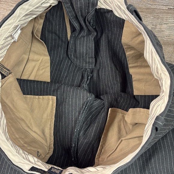 Men’s Banana Republic Boot Fit Charcoal Grey Pinstriped Pants 31x30 - Picture 4 of 7